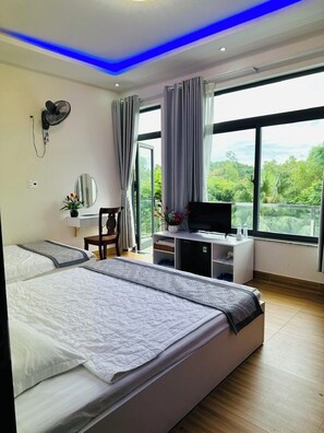 Superior Triple Room | Minibar, free WiFi, bed sheets