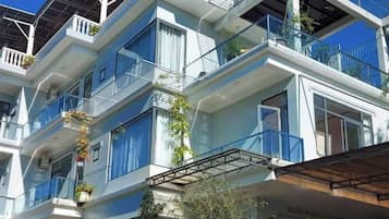 Mặt tiền nơi lưu trú