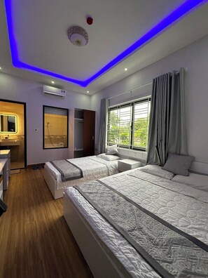 Luxury Triple Room, City View - Panaroma Hotel - Vong Canh Villa (Hue)