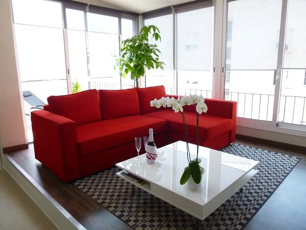 TV - Penthouse Apartment in the Heart of Sitges (Sitges)