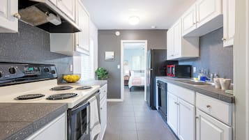 Villa, 6 Bedrooms, Terrace, Garden View | Private kitchen | Fridge, microwave, oven, stovetop