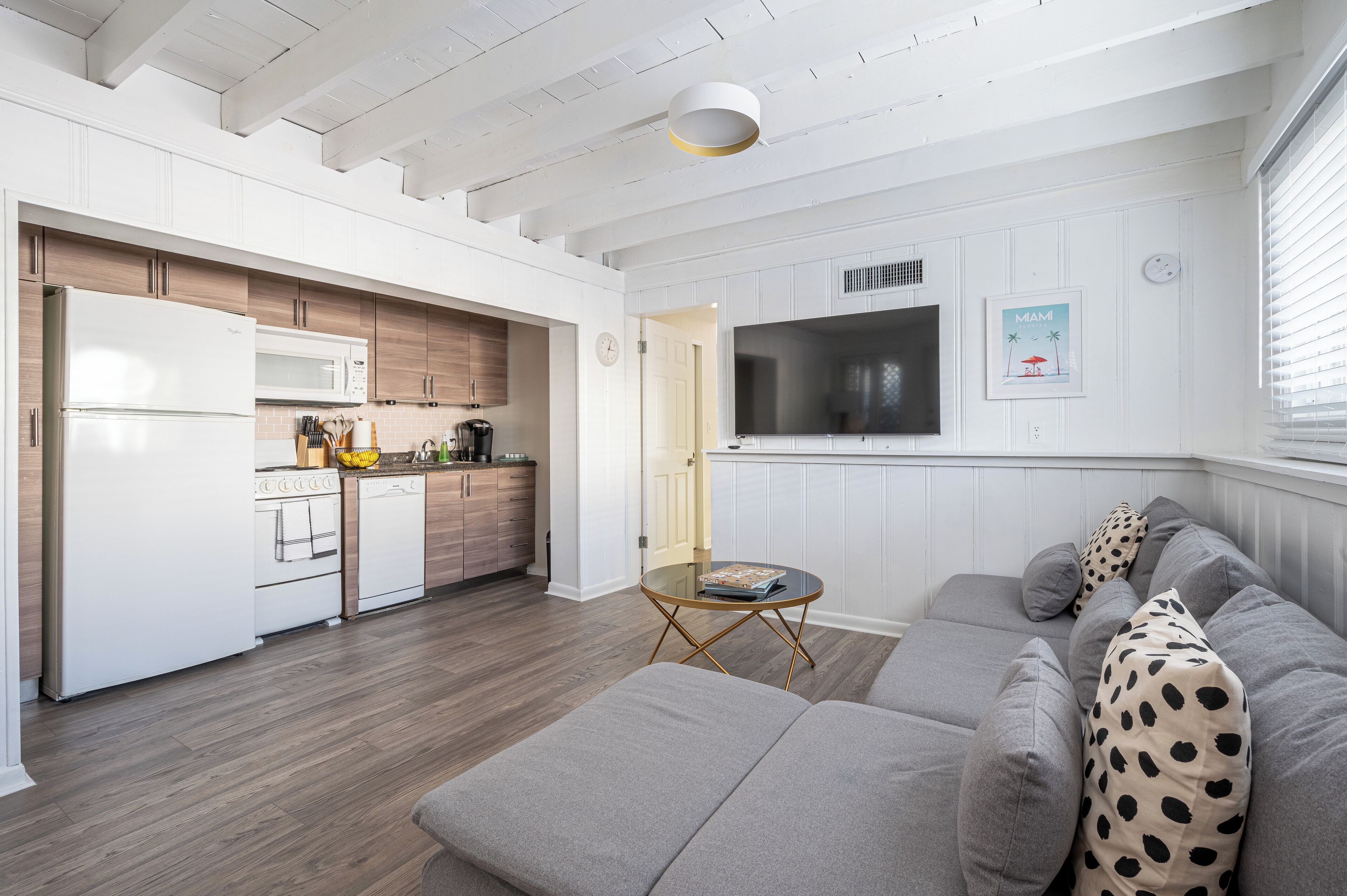 Villa, 6 Bedrooms, Terrace, Garden View | Private kitchen | Fridge, microwave, oven, stovetop