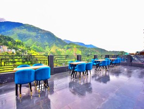 Rooftop terrace - LA Riqueza Koala Inn Mcleod Ganj - Near to Dalai Lama Temple & Mall Road (Dharamshala)