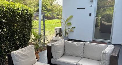 Cozy Cayman Guesthouse - Minutes to Beach + Dining & Shops