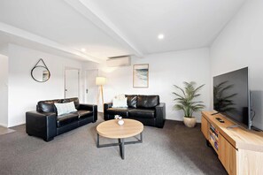 Télévision, jeux vidéo, livres