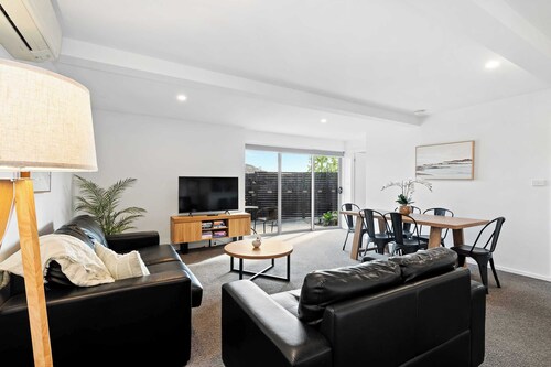 Residential Retreat-Groups & Corporate. Sleeps 15.