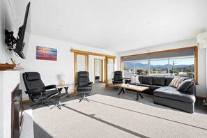 Fernseher, Videospiele, Bücher