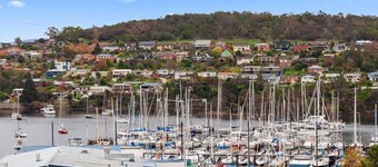 Residential Retreat, Groups & Families-Sleeps 15