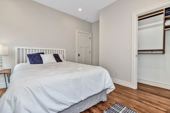 1 chambre, fer et planche à repasser, lit parapluie, Wi-Fi gratuit