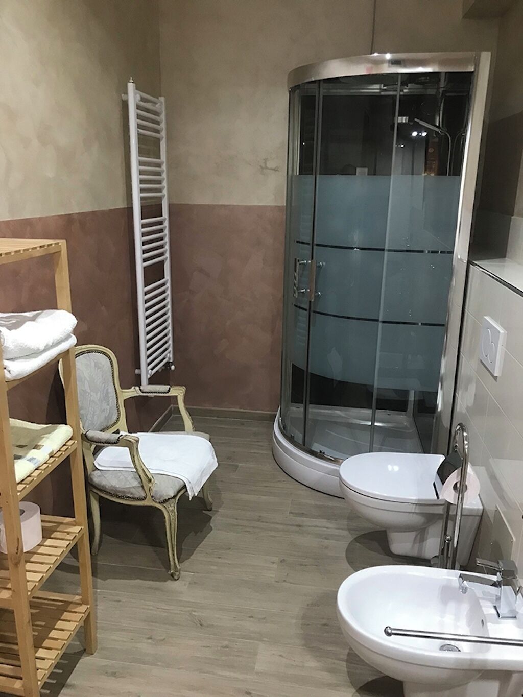 Quadrupla Comfort, vista collina | Bagno
