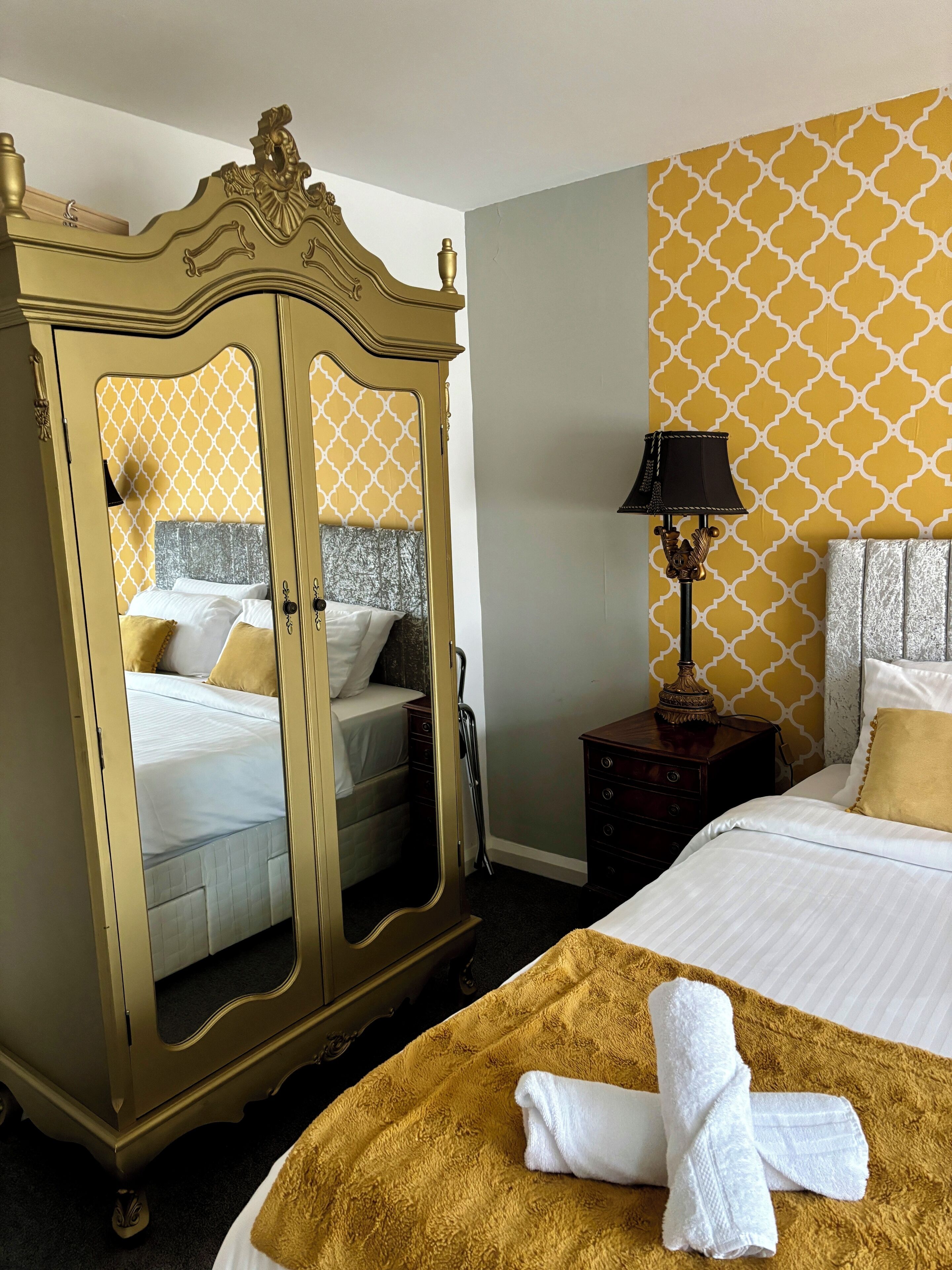 Phòng đôi tiện nghi đơn giản, 1 giường cỡ king | Bàn, màn/rèm cản sáng, truy cập Internet không dây miễn phí 