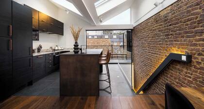 1 Min Walk to Euston Station | Luxury Townhouse