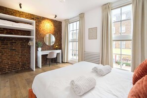 4 bedrooms, iron/ironing board, travel cot, free WiFi