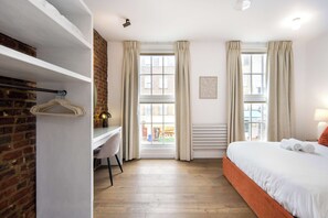 4 soverom, strykejern/-brett, reiseseng for barn og wi-fi (inkludert)