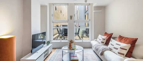 スマートテレビ、書斎 / ワークスペース