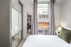 2 bedrooms, desk, iron/ironing board, free WiFi
