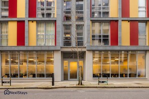 Exterior - 5 Mins Walk to Moorgate | Tranquil City Retreat (London)