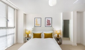 2 bedrooms, desk, iron/ironing board, travel cot