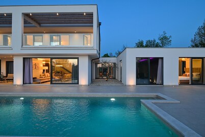 Luxury Villa Sonia With Wellness Gym
