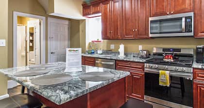 Convenience & comfort awaits in this stylish 2-Bed/2-Bath in the heart of The Main Line. Bedrooms and 1 bathroom are on the 1st floor, the washer and dryer and the 2nd bathroom are in the basement.