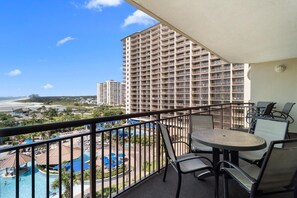 Outdoor dining - Bayside Bliss: 3 Bedroom Condo Beachfront Living (North Myrtle Beach)