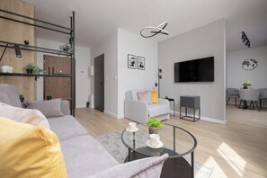 Studio, Accessible, Balcony | Free WiFi, bed sheets - Wyjątkowe Studio Warszawa by Renters (Warsaw)