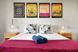 Superior Double Room, Park View | Individually decorated, individually furnished, free WiFi - VIC Aveiro Arts House (Aveiro)