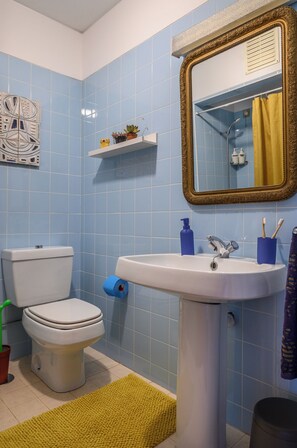 Hair dryer, towels, soap, shampoo - VIC Aveiro Arts House (Aveiro)