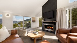 Smart TV, fireplace, stereo