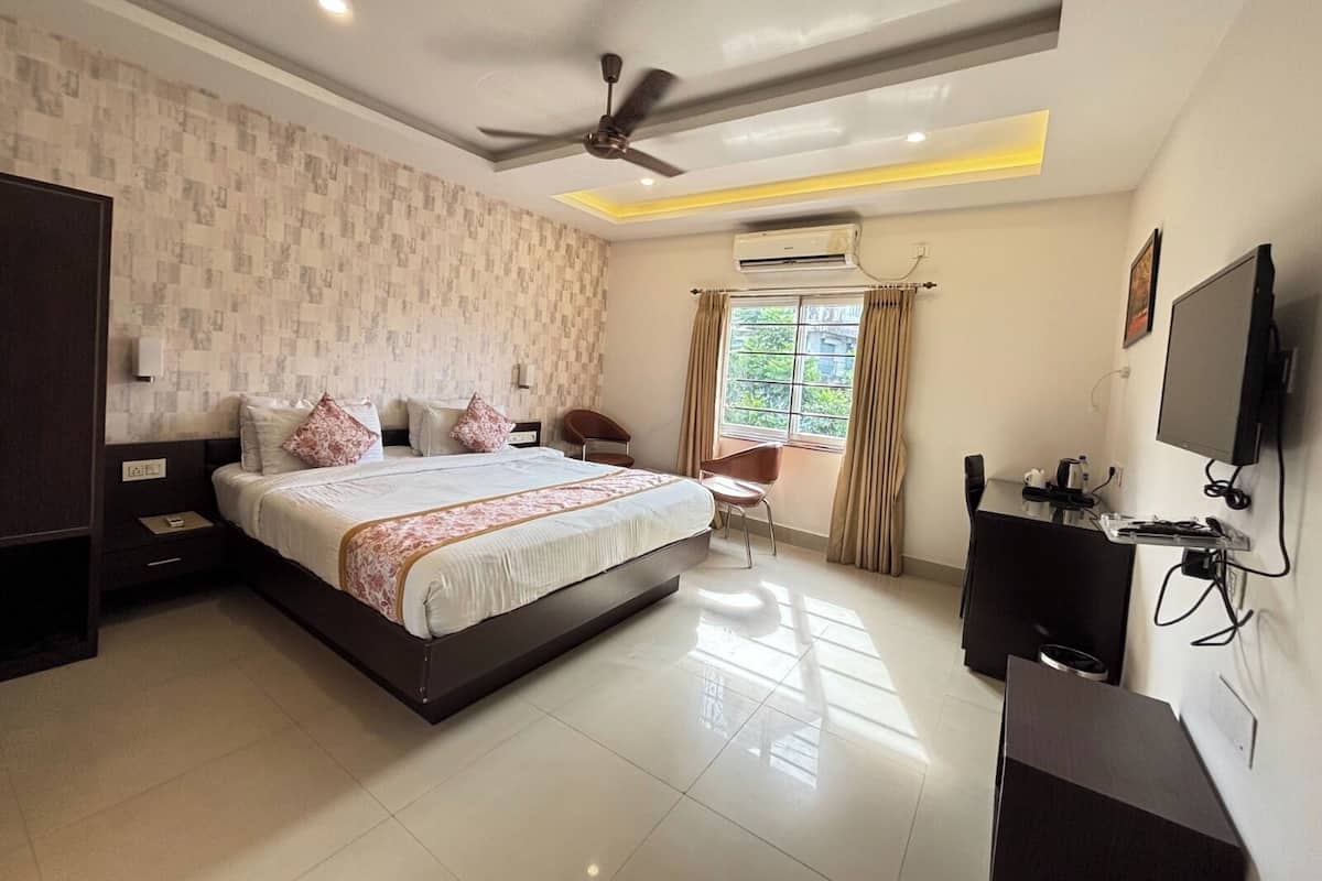 1 habitación, ropa de cama hipoalergénica y escritorio