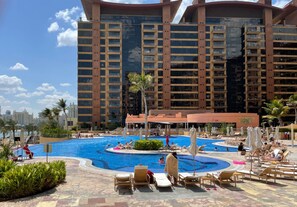 House - 2 BD Tiara Palm Views Beach Pool Amazing Views (Dubai)