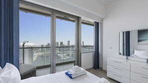 Apartment - Luxury at Ocean Heights Views Dubai Marina 4 Beds Sleeps 8 (Dubai)