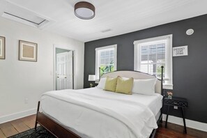 4 Schlafzimmer, Bügeleisen/Bügelbrett, Reisekinderbett, WLAN