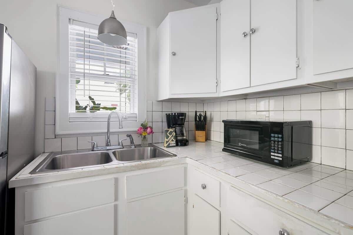 冰箱、微波炉、烤箱、炉灶