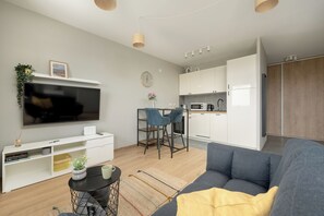 Studio, Terrasse | Schreibtisch, laptopgeeigneter Arbeitsplatz, Bettwäsche