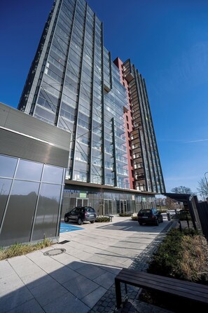 Front of property - Browary Wrocławskie Studio by Renters (Wroclaw)