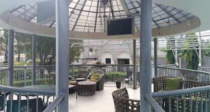 Lushville Hotel and Suites