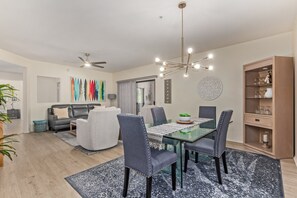 2 bedrooms - Stunning 3 Bedroom in the Heart of Scottsdale (Scottsdale)