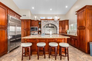 House, Accessible - The Grand Saguaro Amazing Gilbert Home (Gilbert)