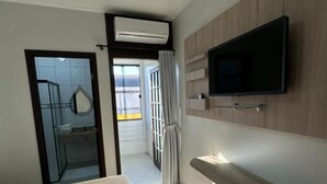 Gambar tidak terklasifikasi, 3 dari 13, tombol