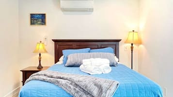 7 bedrooms, iron/ironing board
