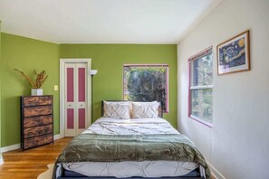 2 chambres, bureau, fer et planche à repasser, Wi-Fi gratuit