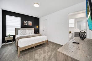 6 bedrooms, iron/ironing board, WiFi, bed sheets