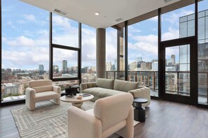 TV, stereo, offices - Prime 4BR Penthouse w/ Skyline Views for Families (Chicago)