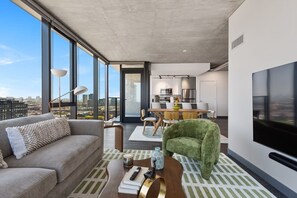 Télévision, chaîne hi-fi, espaces bureaux