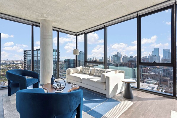 TV, stereoanlegg og kontorer