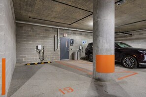 Property grounds - Top-Floor Oasis: 2BR in Heart of Fulton Market (Chicago)