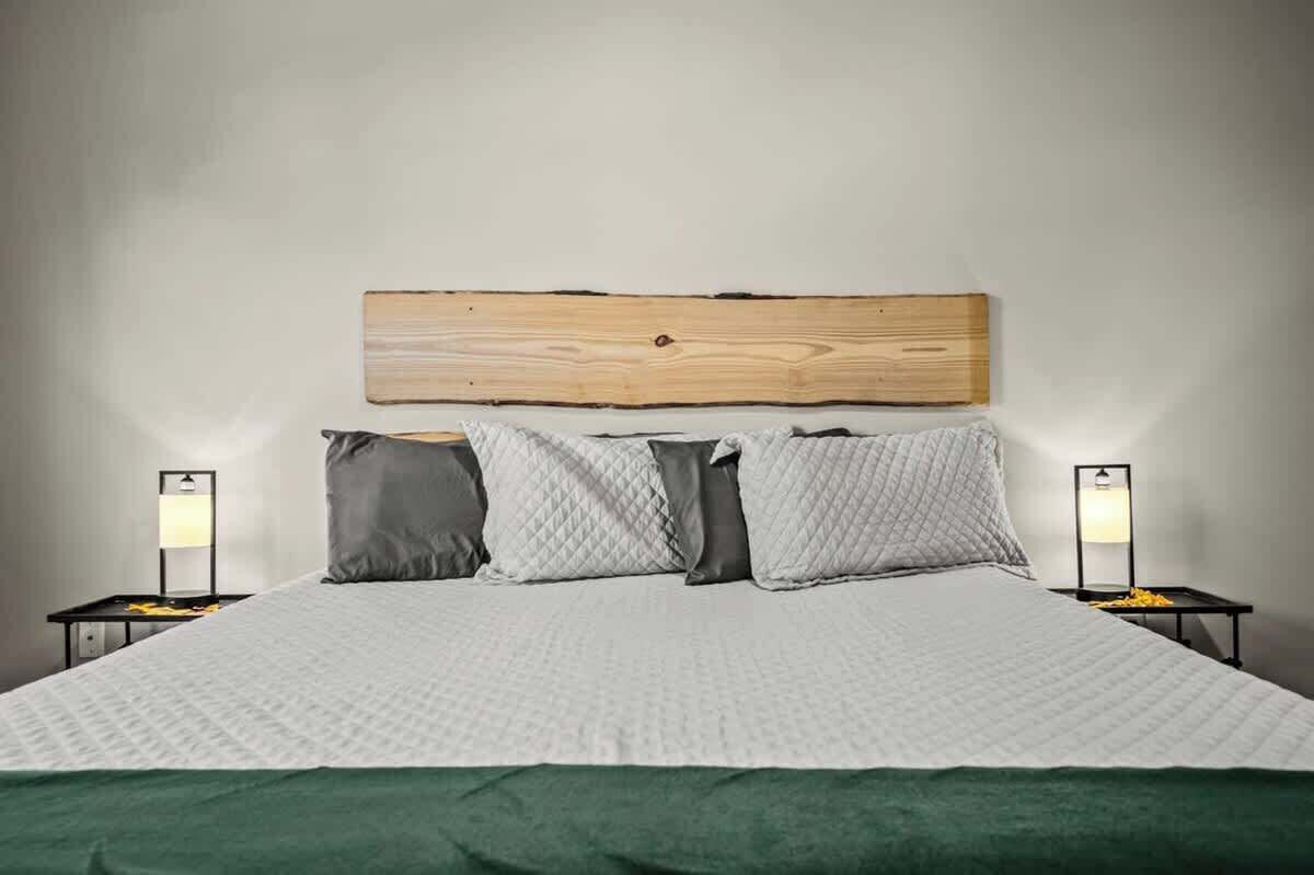 2 slaapkamers, een strijkplank/strijkijzer, wifi, beddengoed