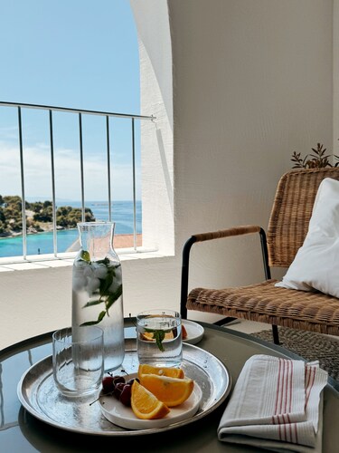 MELBA Split - Island Šolta - All year sea view Boutique STUDIO 2.2 Castle View