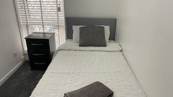 House | 3 bedrooms, iron/ironing board, free WiFi, bed sheets